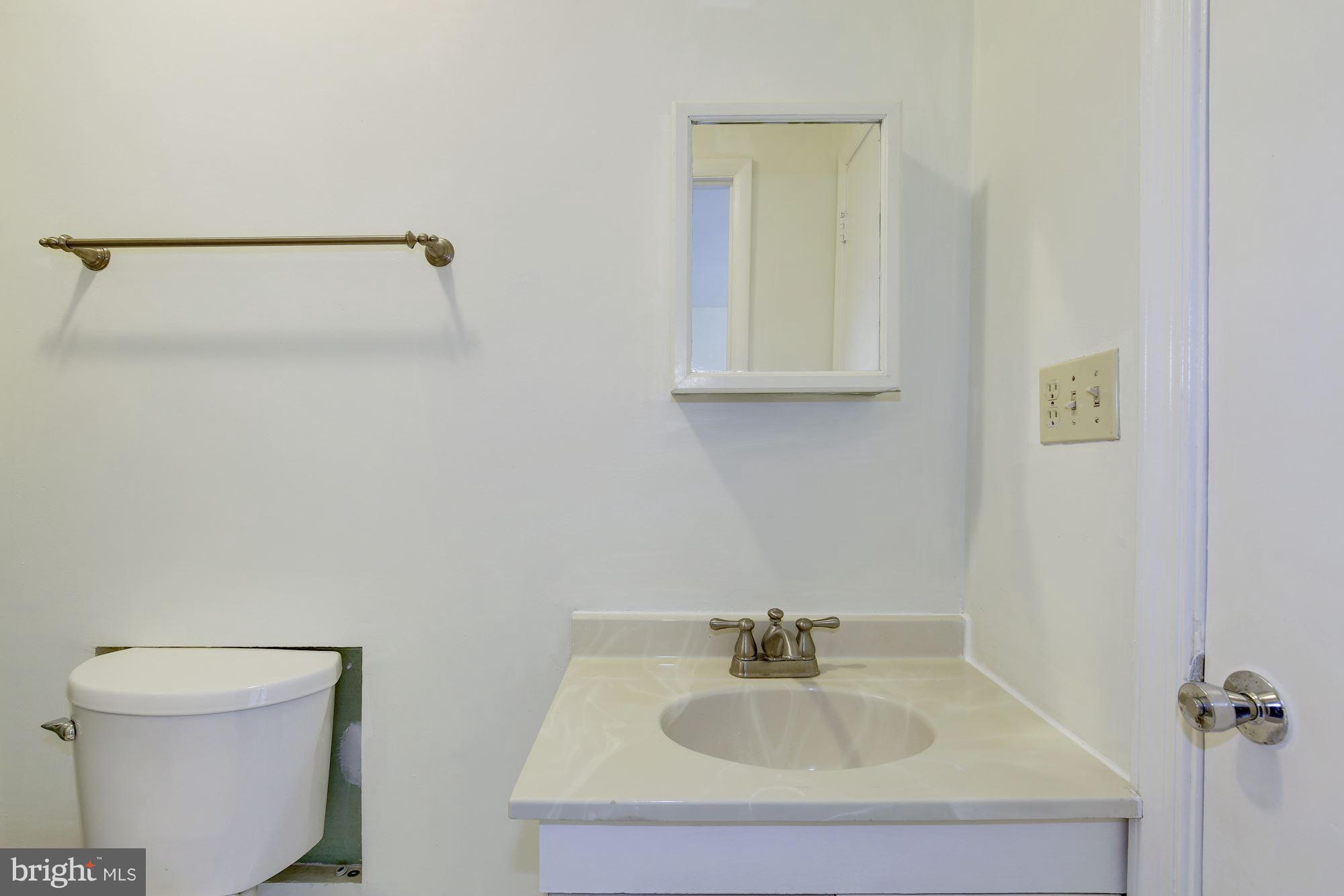 11501 Clopper Road Gaithersburg, MD 20878 - Photo 18 of 30 Bath