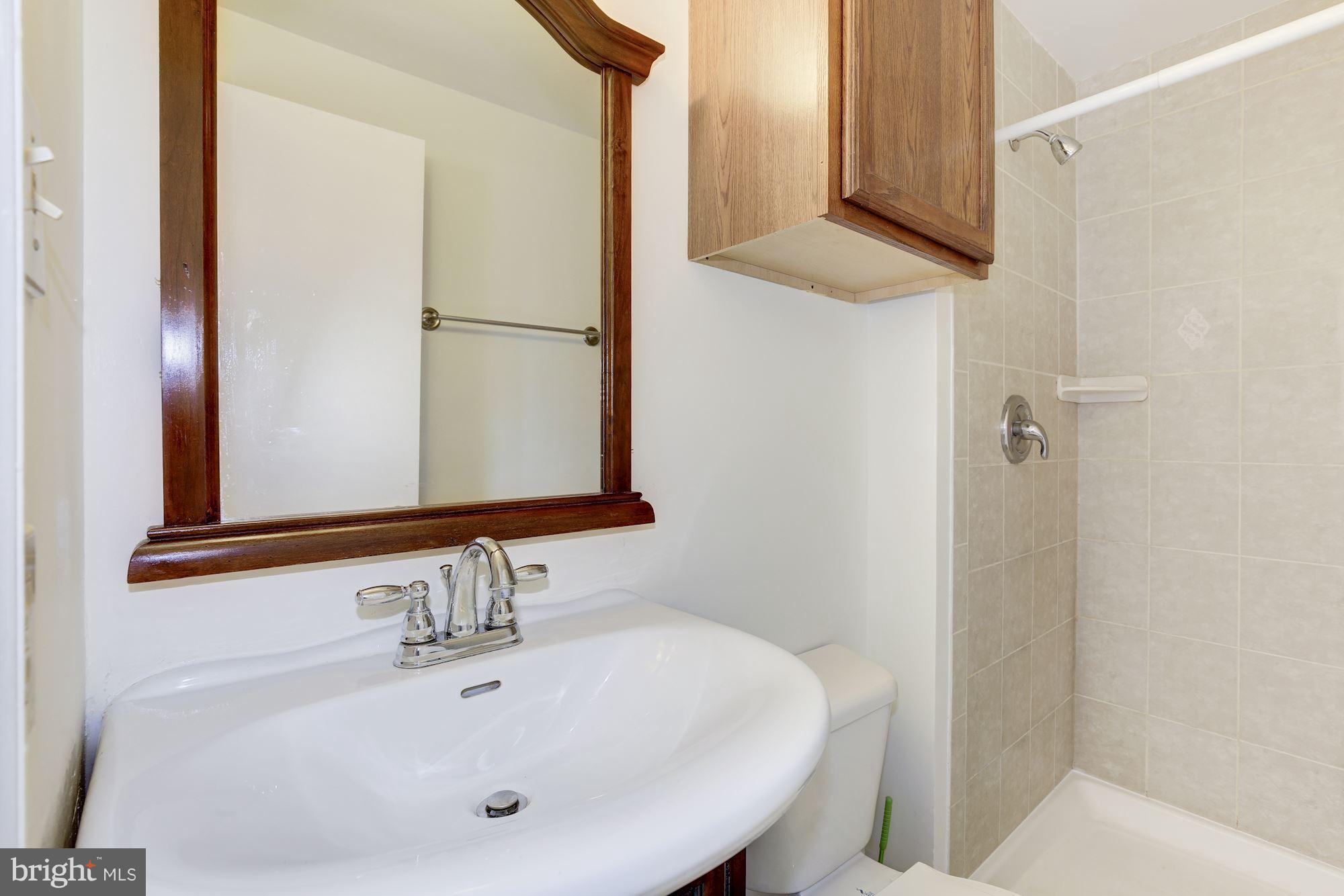 11501 Clopper Road Gaithersburg, MD 20878 - Photo 19 of 30 Bath
