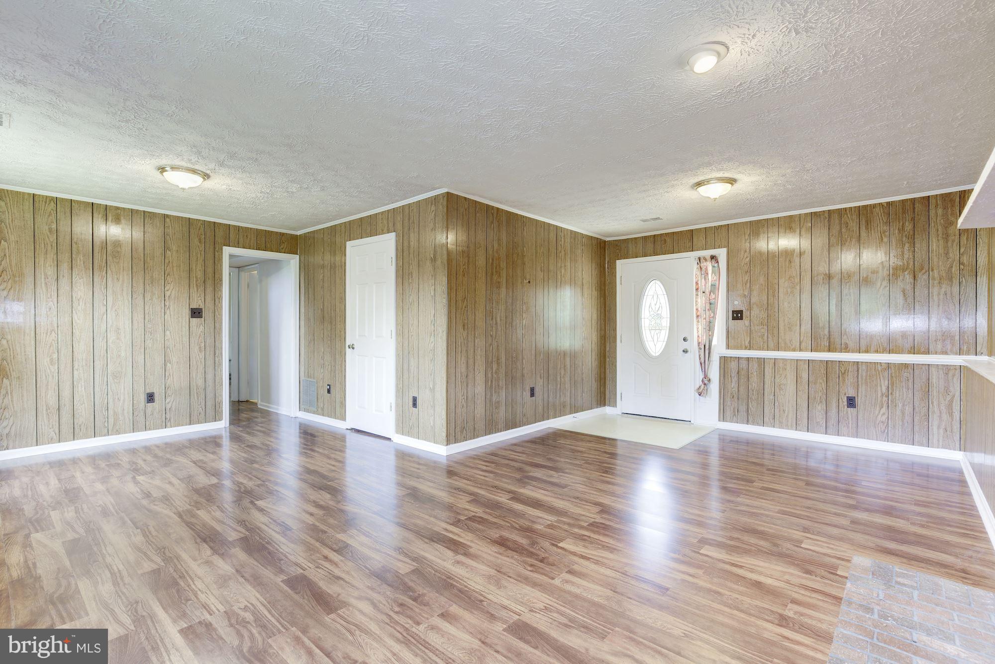 11501 Clopper Road Gaithersburg, MD 20878 - Photo 27 of 30 Family room