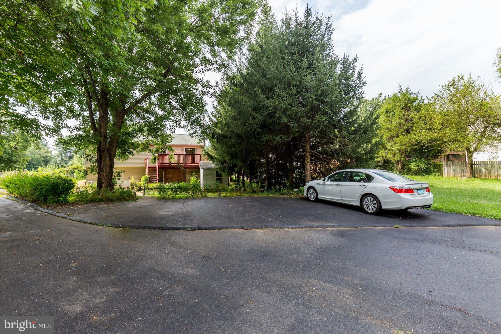 11501 Clopper Road Gaithersburg, MD 20878 - Photo 30 of 30 4 private parking