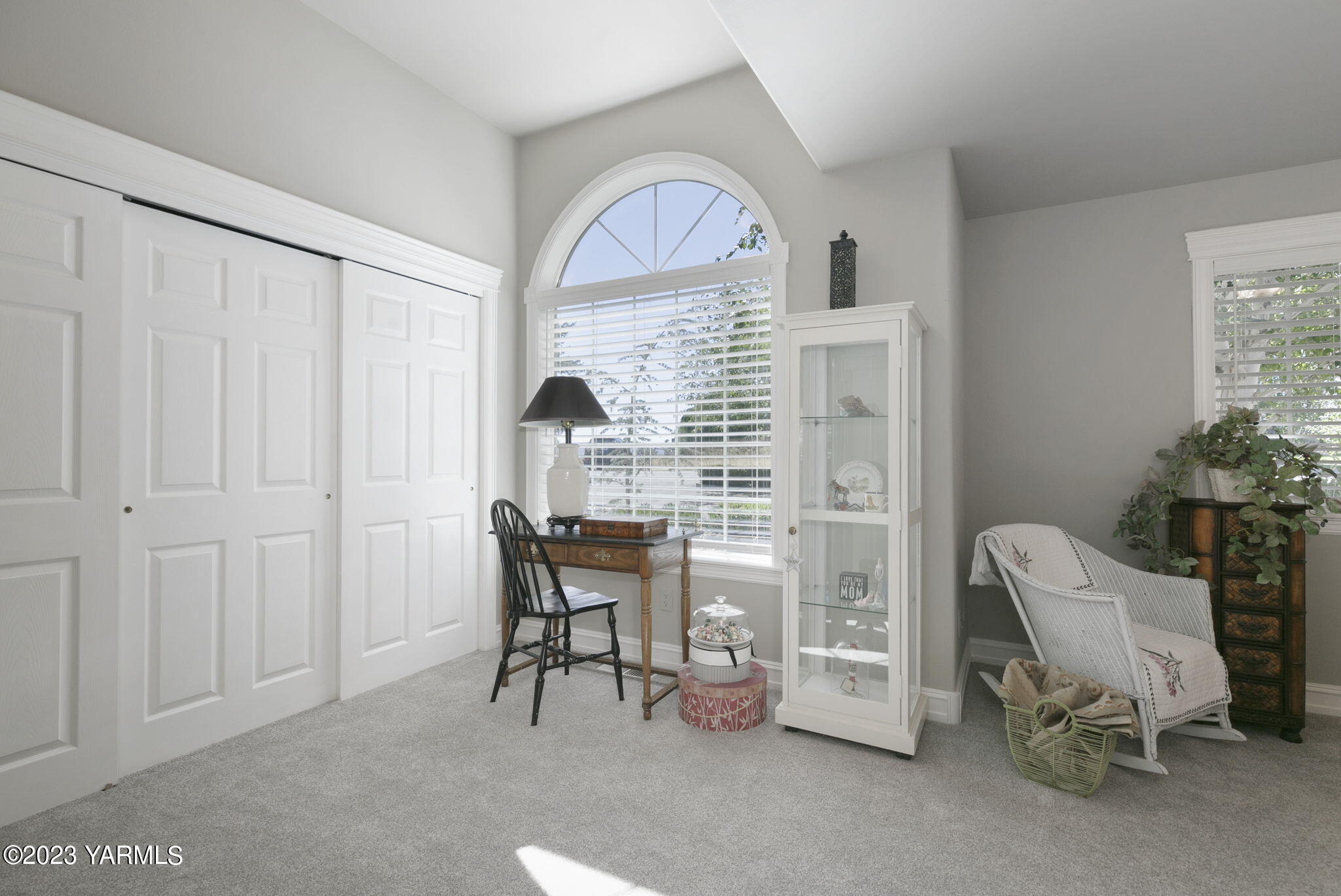 11521 Marble Extension Yakima, WA 98908 - Photo 20 of 40 a workspace with furniture and a window