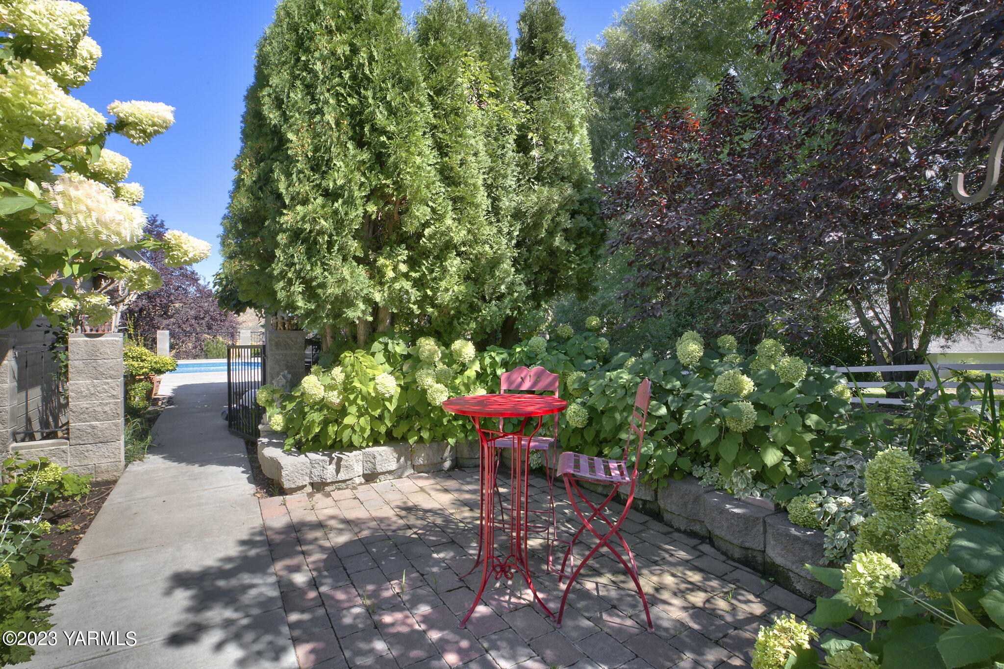 11521 Marble Extension Yakima, WA 98908 - Photo 32 of 40 a view of a garden with potted plants