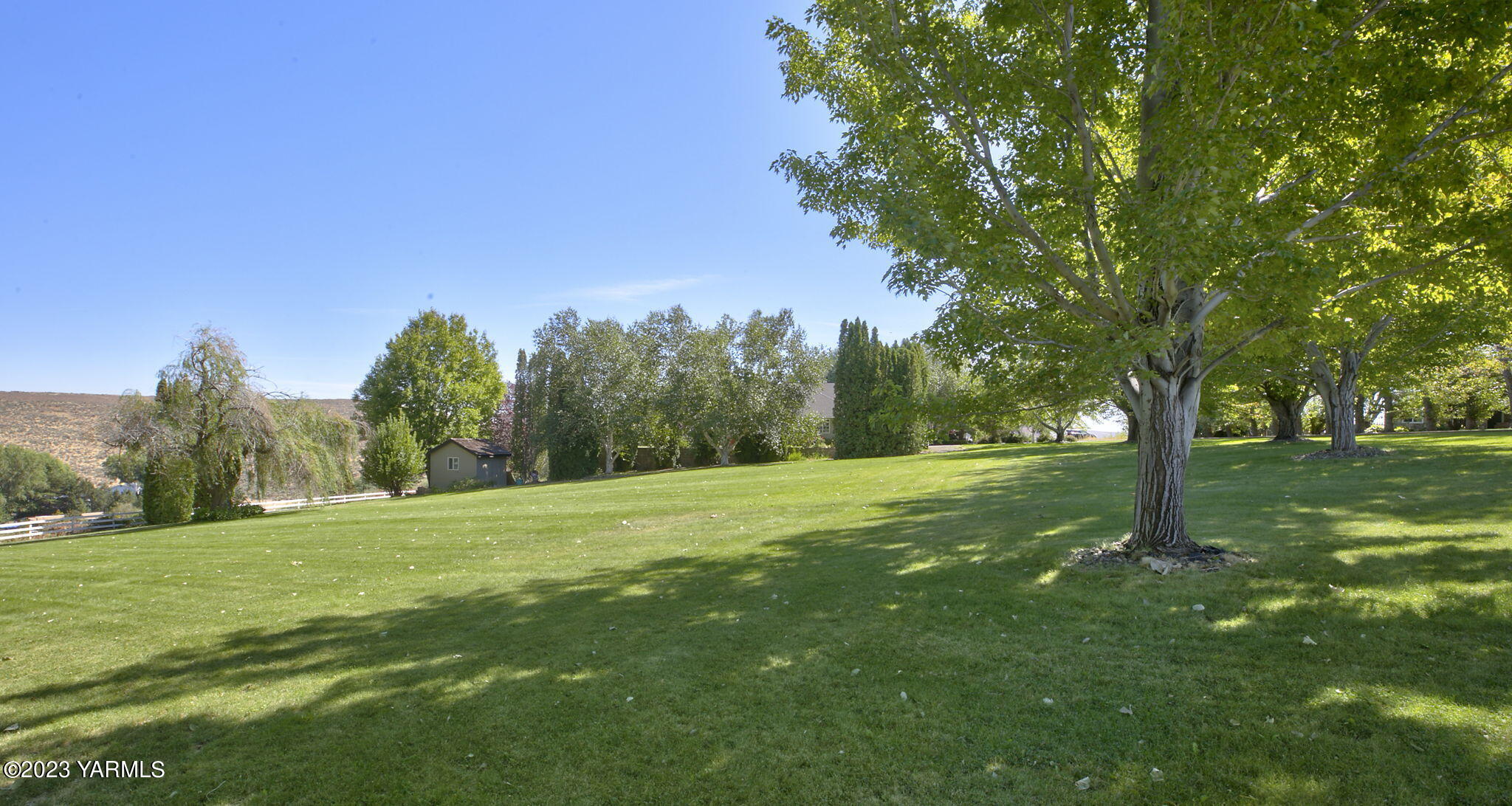 11521 Marble Extension Yakima, WA 98908 - Photo 35 of 40 a big yard with lots of green space