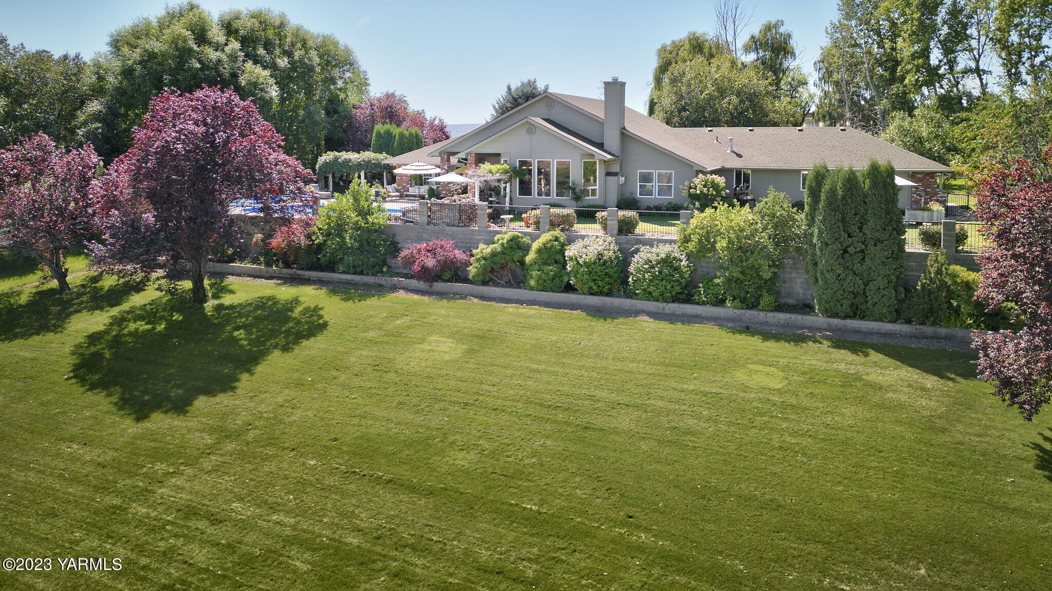 11521 Marble Extension Yakima, WA 98908 - Photo 36 of 40 a front view of house with yard and green space