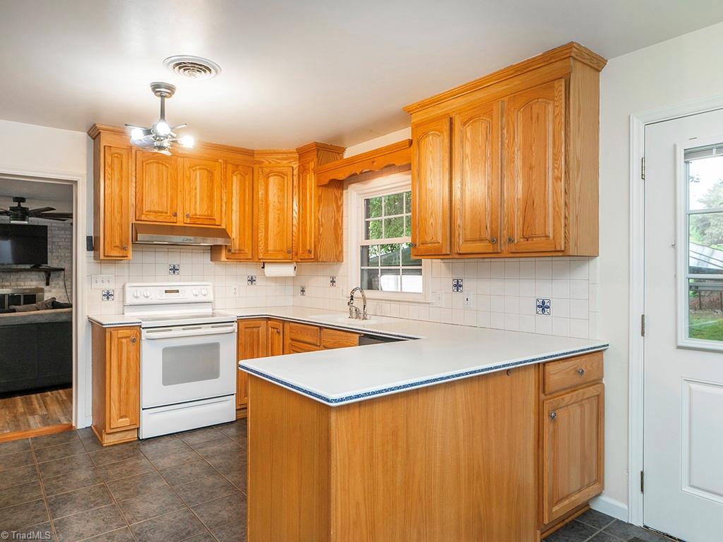 1311 Fleming Road Greensboro, NC 27410 - Photo 6 of 50