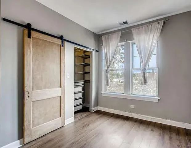 $235,000 | 2306 West Jarvis Avenue, Unit 3, Chicago, IL 60645