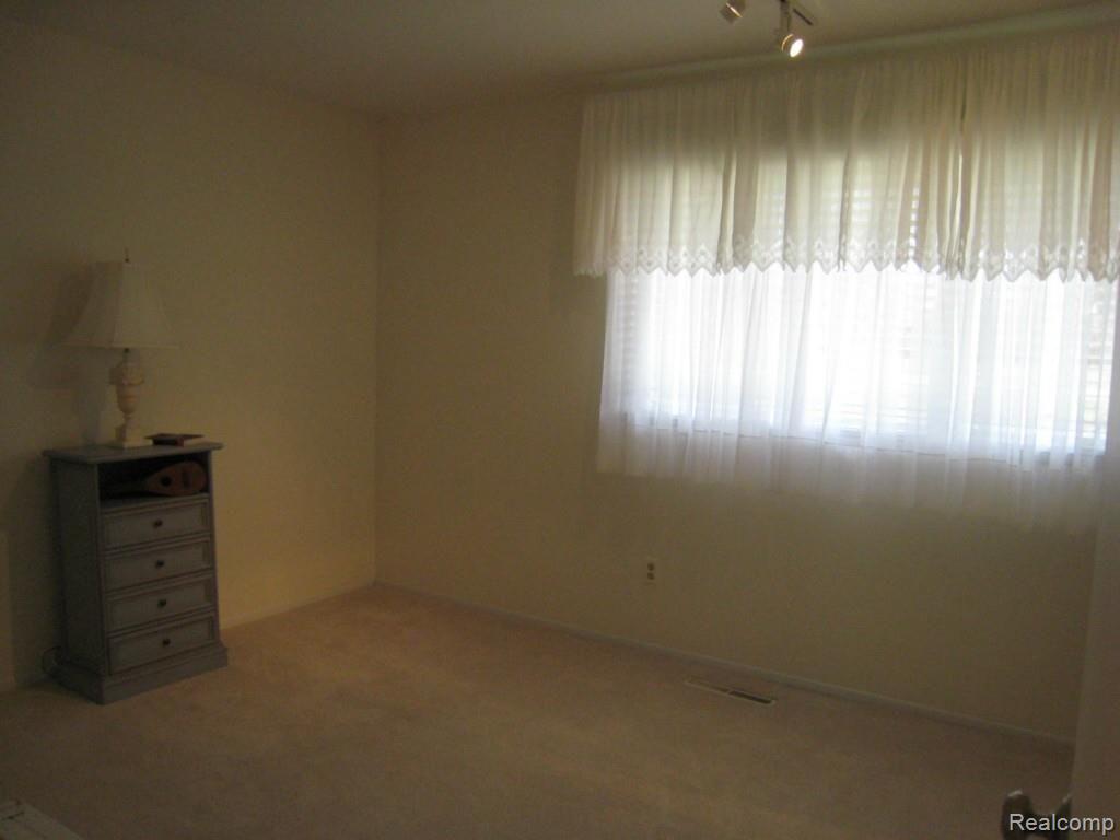 8618 Rucker Road Grosse Ile, MI 48138 - Photo 10 of 23 Bedroom