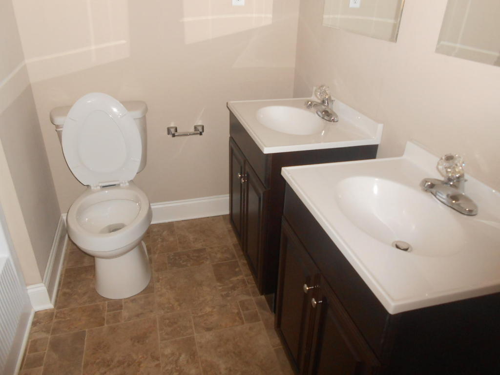 304 Bluff Pointe Road Harriman, TN 37748 - Photo 2 of 8 bath
