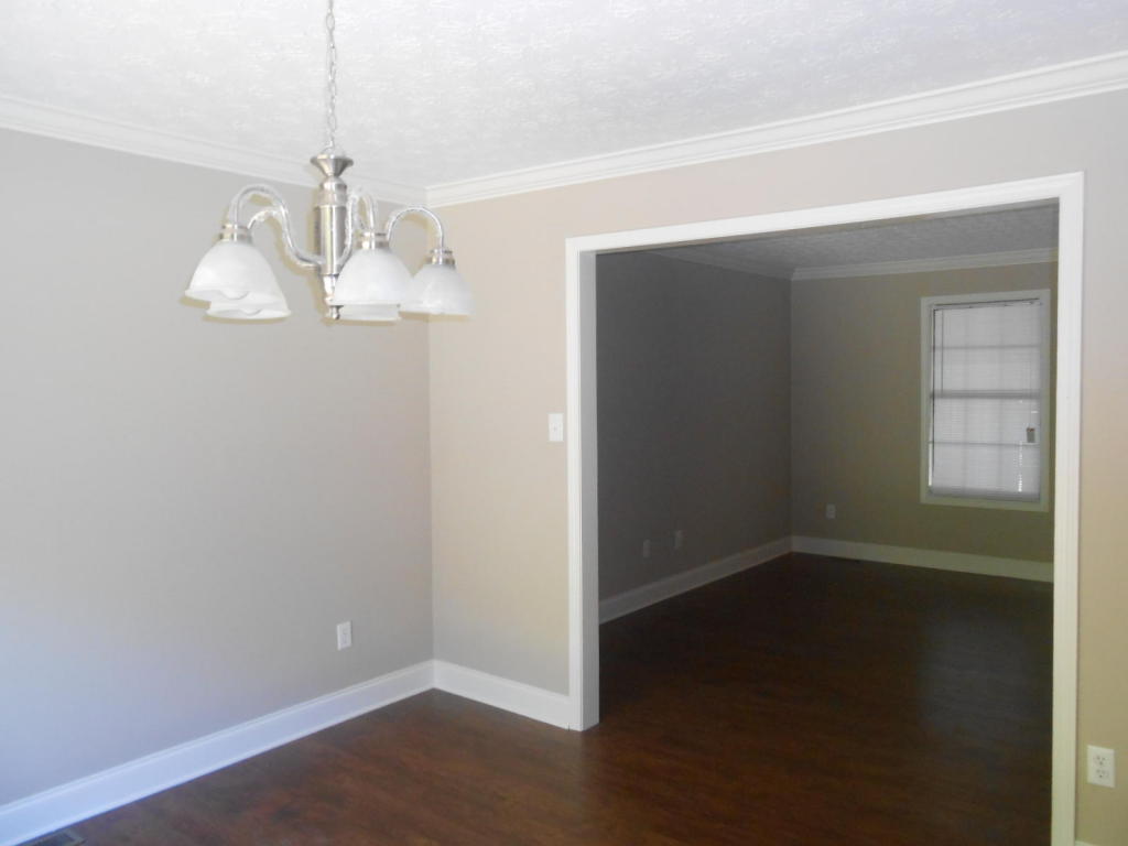 304 Bluff Pointe Road Harriman, TN 37748 - Photo 4 of 8 Dining