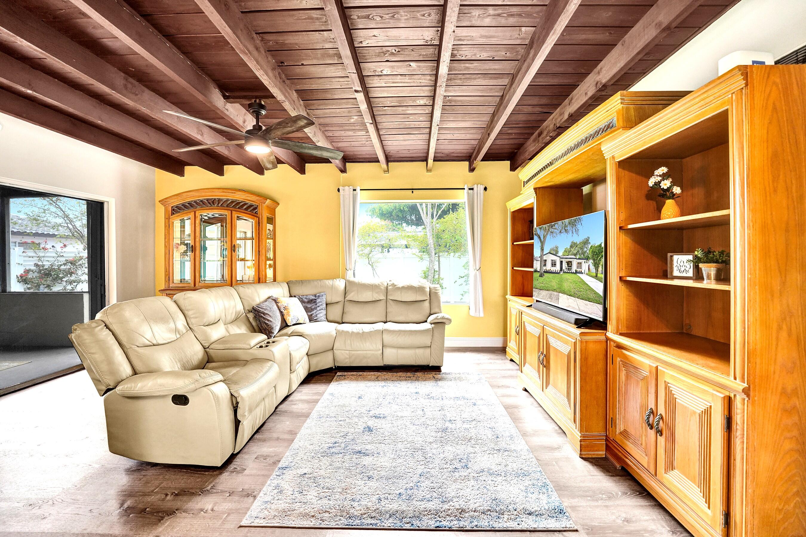 1341 North 30th Road Hollywood, FL 33021 - Photo 22 of 61 DSC08348