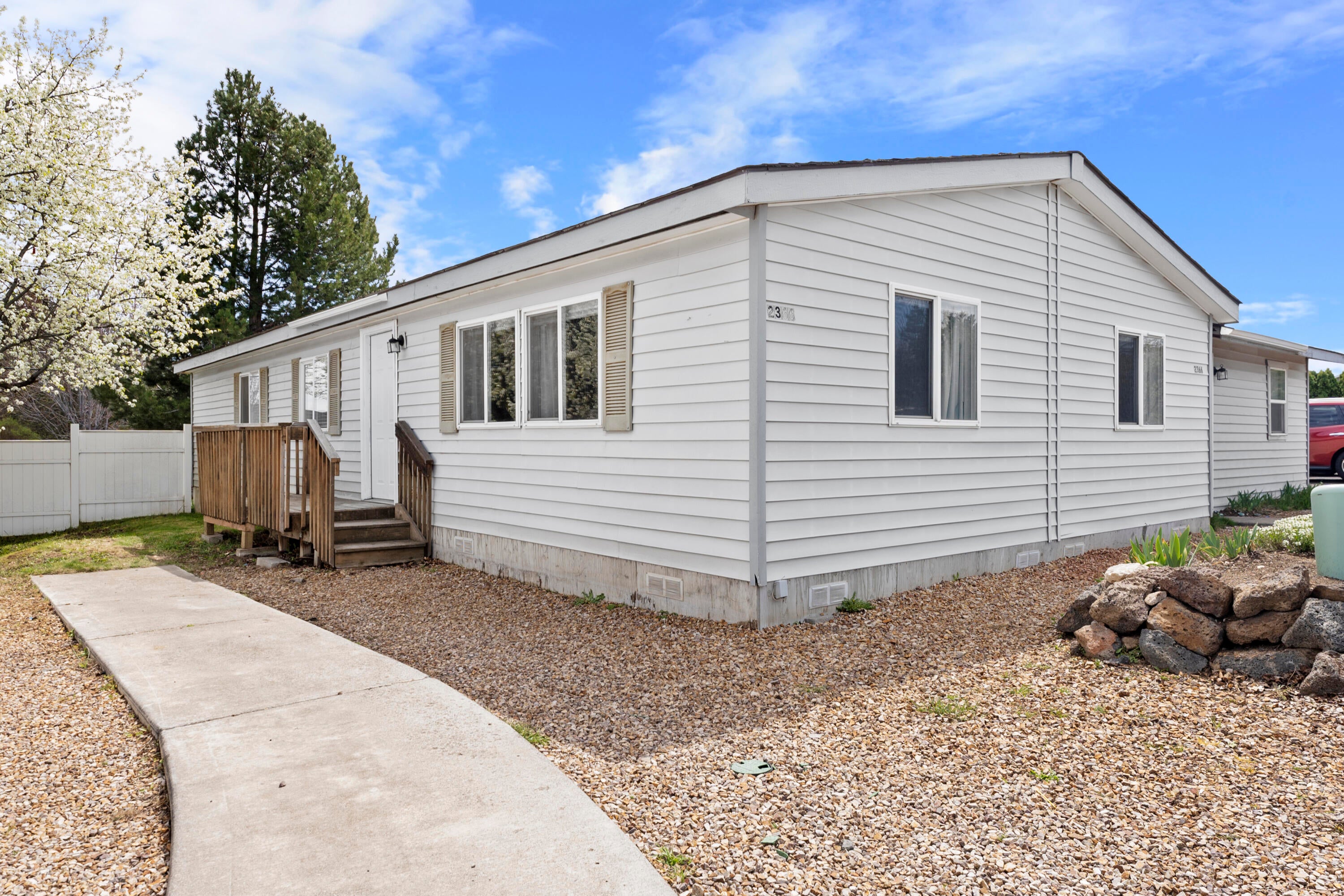 2366 Southwest Mariposa Loop Redmond, OR 97756 - Photo 2 of 25 DSC02555