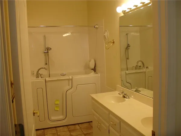 $330,000 | 17205 East 44th St Court South, Independence, MO 64055