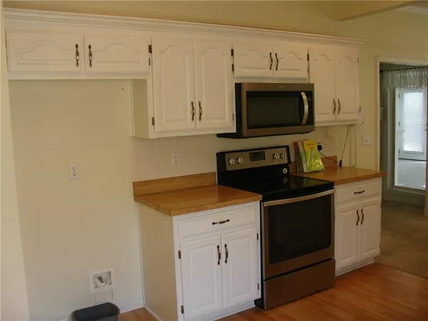 $330,000 | 17205 East 44th St Court South, Independence, MO 64055