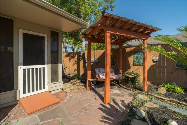 $309,000 | 2003 Richvale Lane, Houston, TX 77062