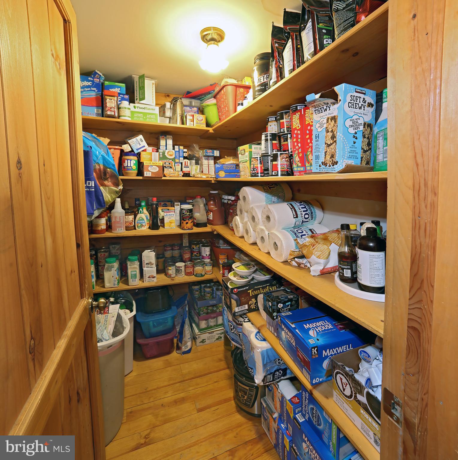 1093 Cider Press Road Manheim, PA 17545 - Photo 18 of 27 Pantry