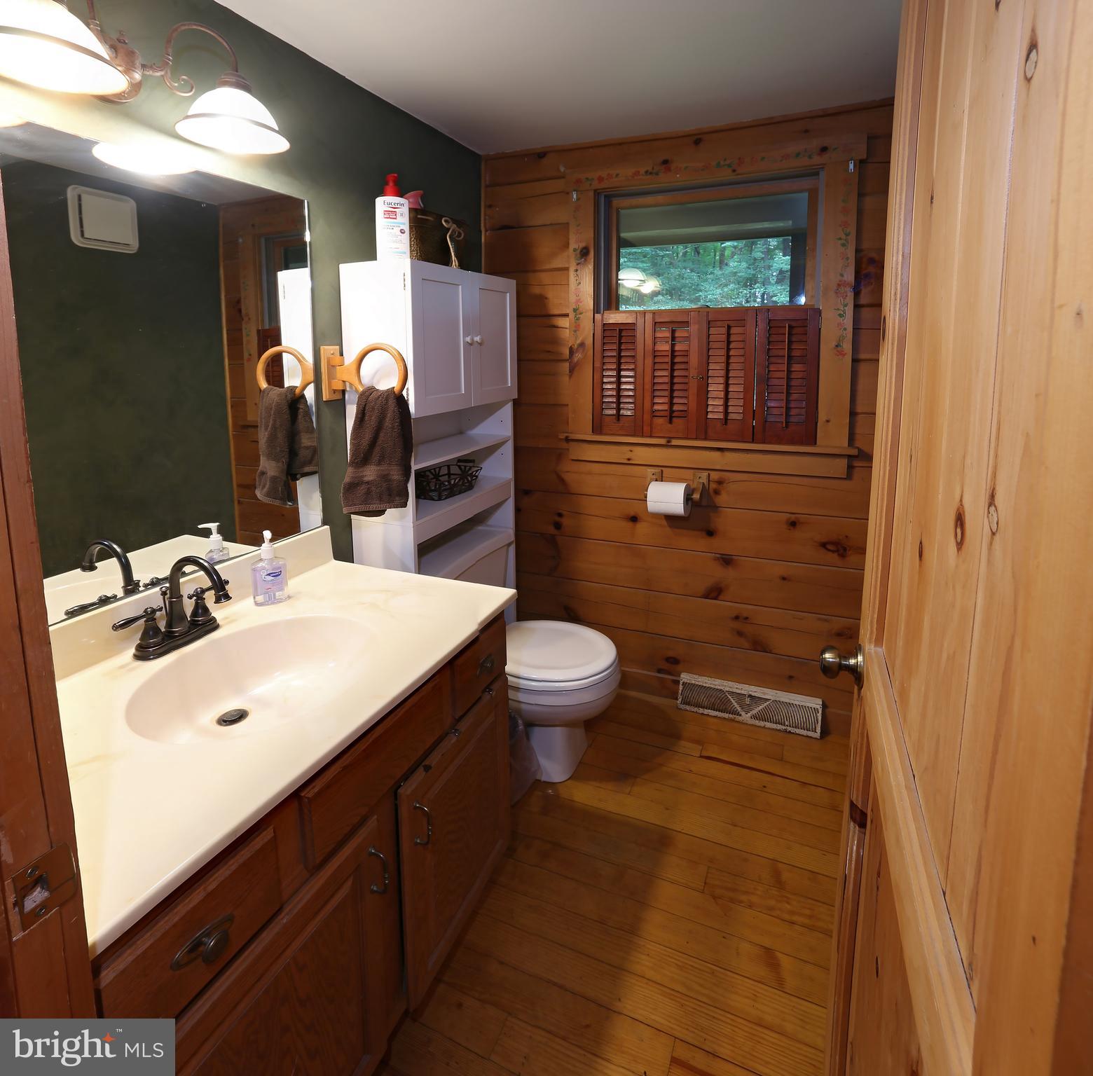 1093 Cider Press Road Manheim, PA 17545 - Photo 20 of 27 Half Bathroom