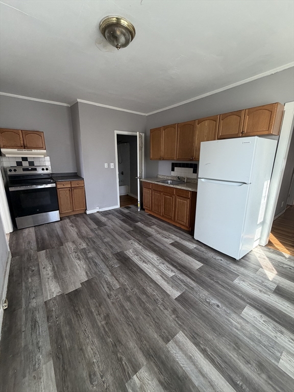 43 Adams Street, Unit 2 Lynn, MA 01902 - Photo 1 of 10