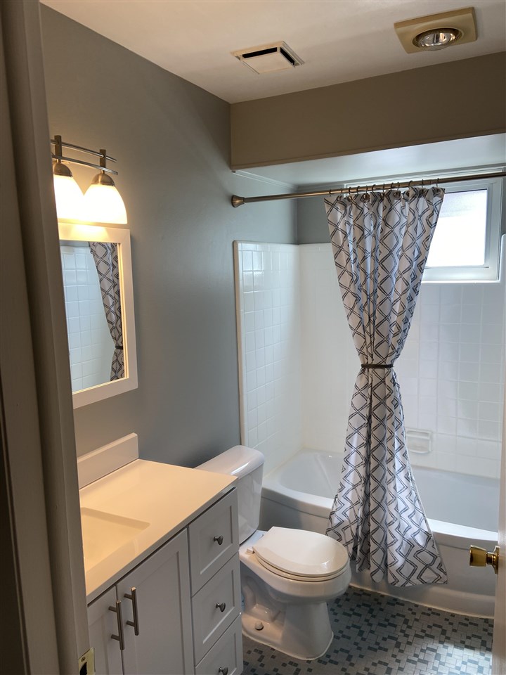 18631 Bittersweet Road Fraser, MI 48026 - Photo 23 of 27 50044211-22.JPG