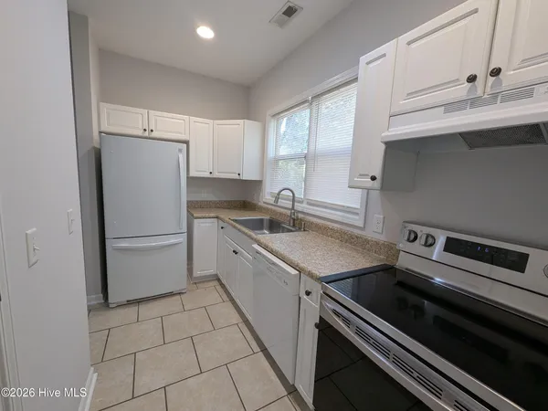 $1,200 | 4603 Capri Drive, Unit A, Wilmington, NC 28403