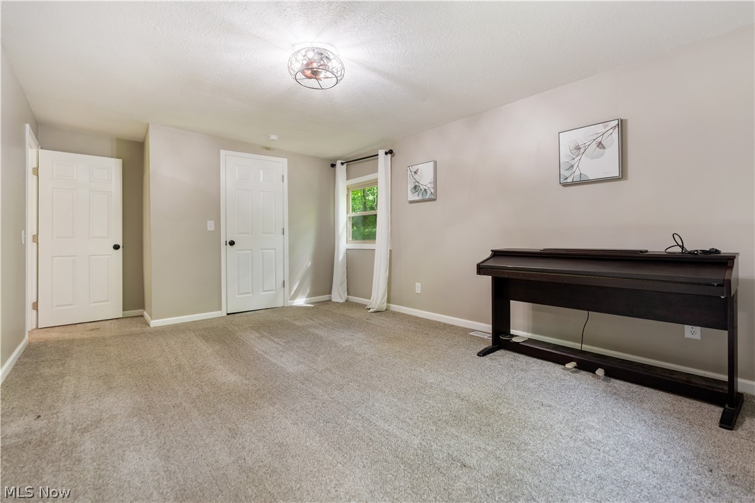 27708 Winona Road Salem, OH 44460 - Photo 15 of 36