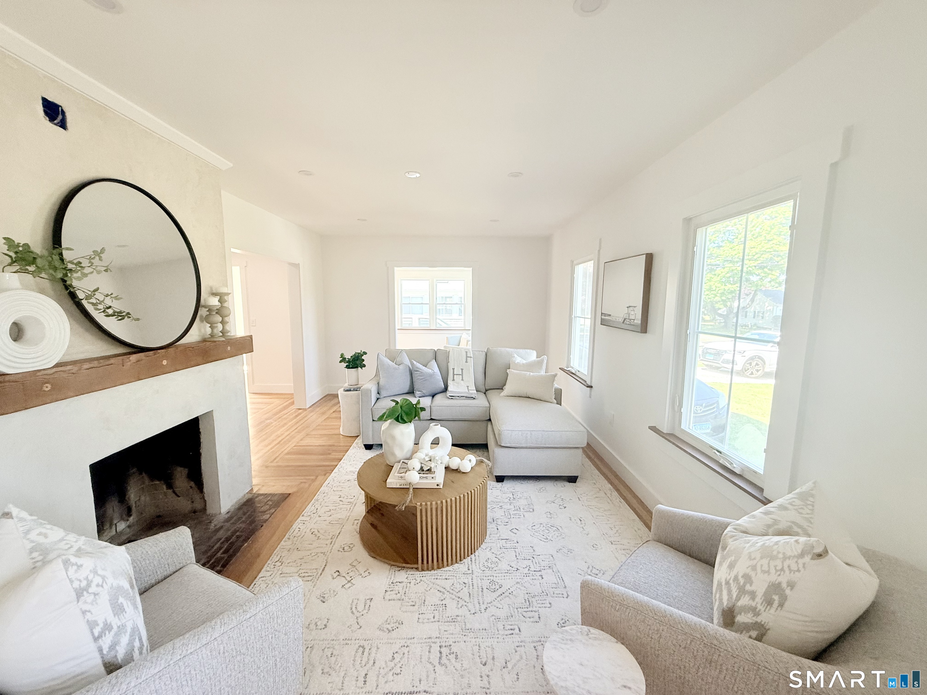 89 Commerce Street Clinton, CT 06413 - Photo 3 of 9
