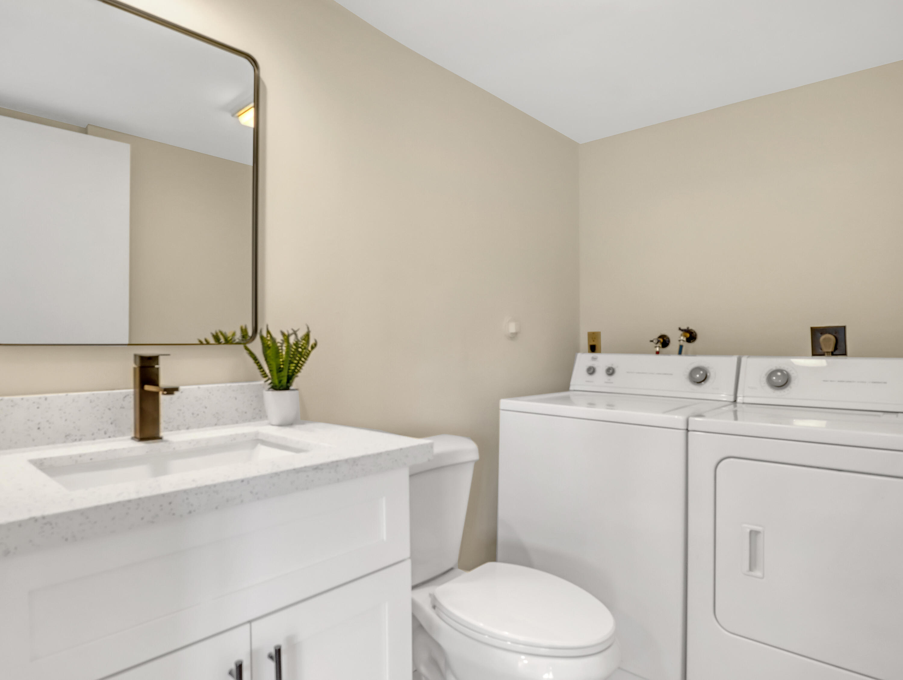 5738 Southeast Windsong Lane, Unit 315 Stuart, FL 34997 - Photo 16 of 31 Practical and Convenient