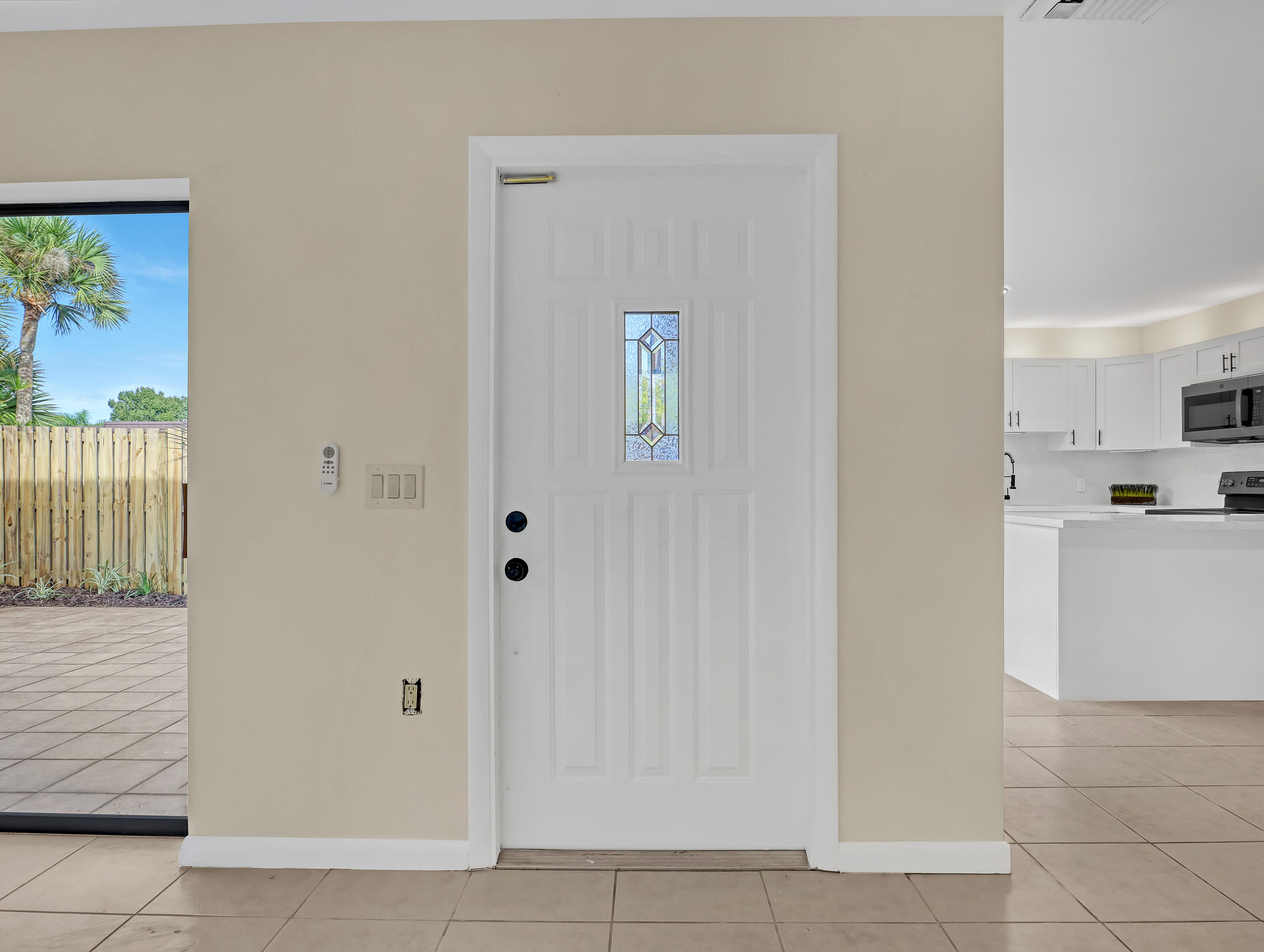 5738 Southeast Windsong Lane, Unit 315 Stuart, FL 34997 - Photo 6 of 31 Light, Bright & Inviting