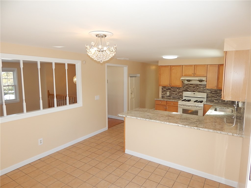 129 Vallette Street Cranston, RI 02920 - Photo 13 of 48