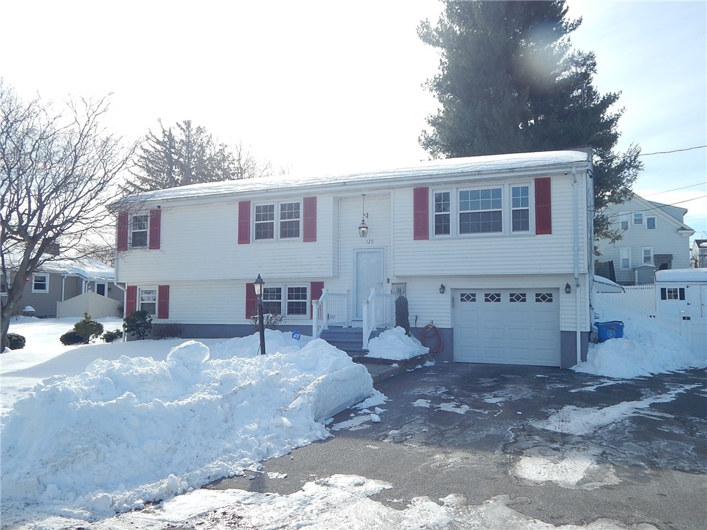 129 Vallette Street Cranston, RI 02920 - Photo 4 of 48
