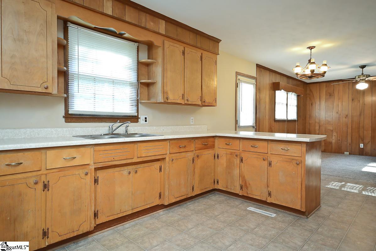 106 Wilson Road Greer, SC 29650 - Photo 4 of 22 Gallery Image 4