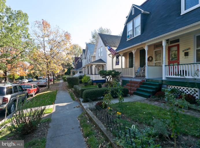4612 Schenley Road Baltimore, MD 21210 - Photo 14 of 23 a view of a house with a yard and plants