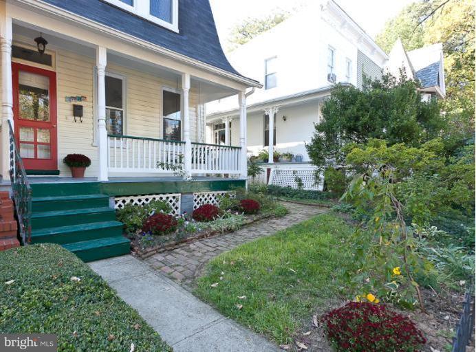 4612 Schenley Road Baltimore, MD 21210 - Photo 6 of 23 a front view of a house with garden
