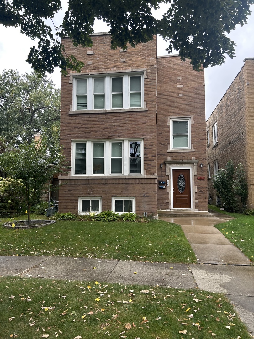 9230 Harding Avenue, Unit 2 Evanston, IL 60203 - Photo 2 of 9 Gallery Image 2
