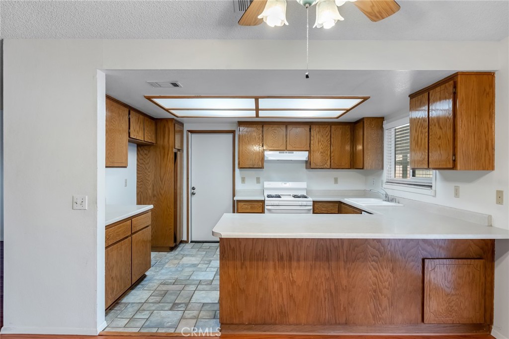 10966 Neola Road Apple Valley, CA 92308 - Photo 9 of 30