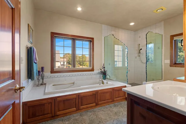 $659,900 | 2087 Swanstone Circle, De Pere, WI 54115