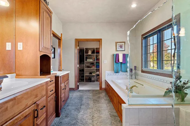 $659,900 | 2087 Swanstone Circle, De Pere, WI 54115