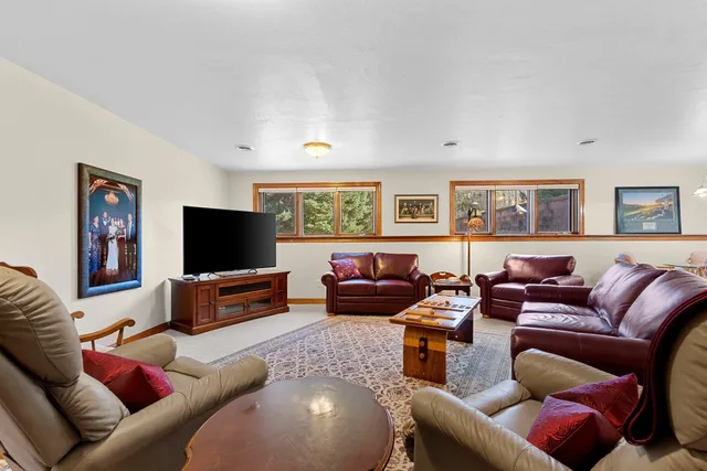 $659,900 | 2087 Swanstone Circle, De Pere, WI 54115