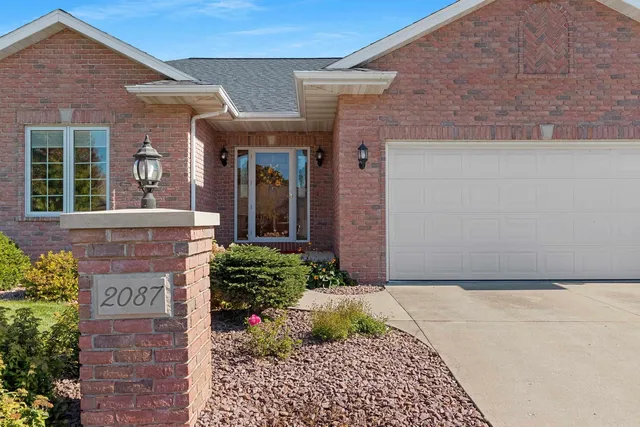 $659,900 | 2087 Swanstone Circle, De Pere, WI 54115