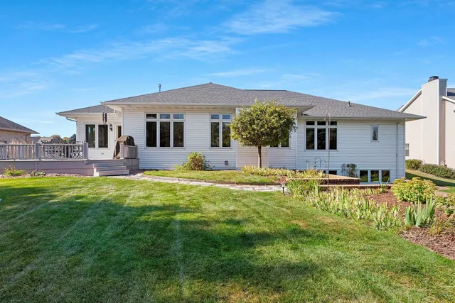 $659,900 | 2087 Swanstone Circle, De Pere, WI 54115