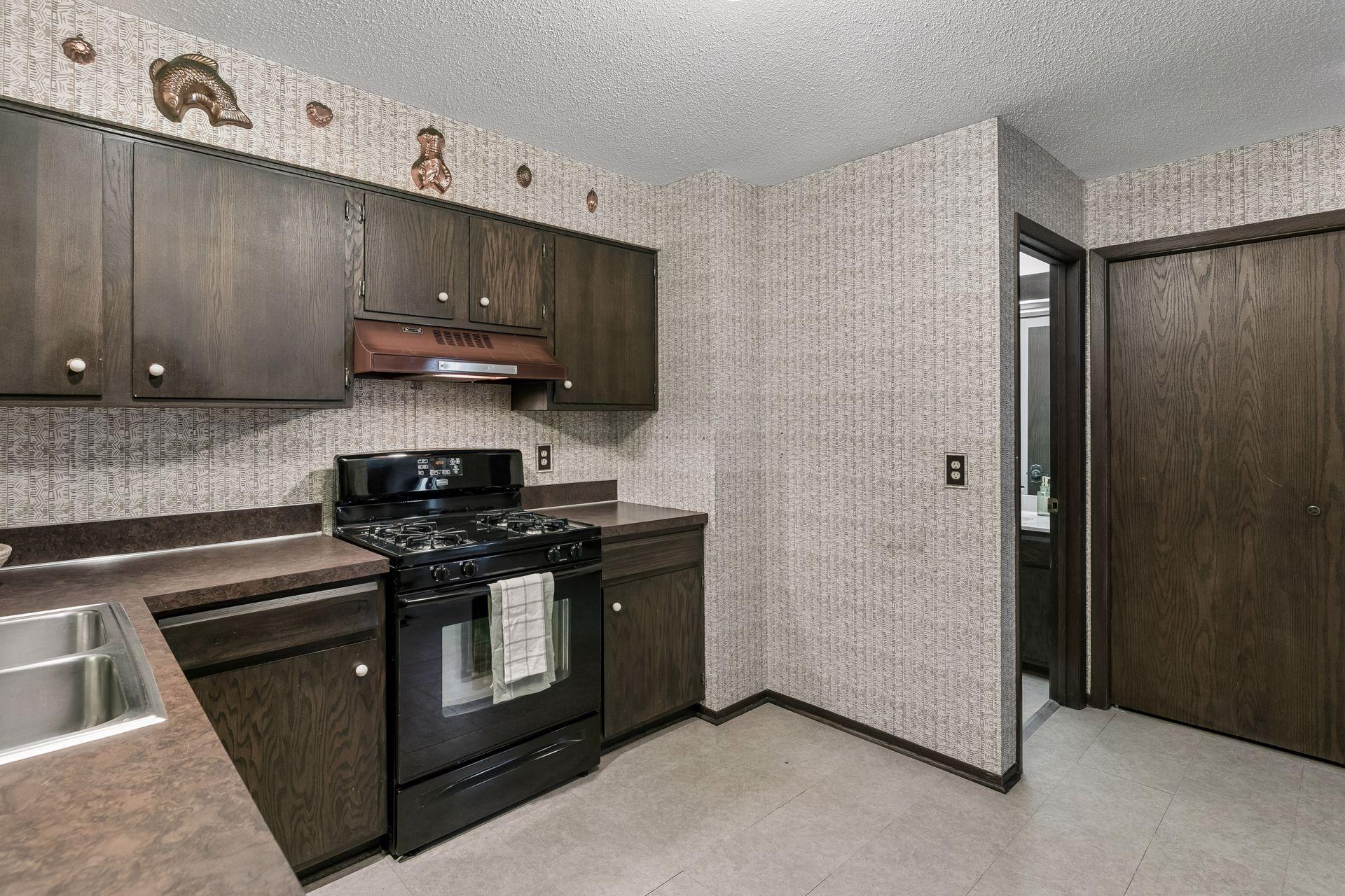 8791 Basswood Road Eden Prairie, MN 55344 - Photo 18 of 39