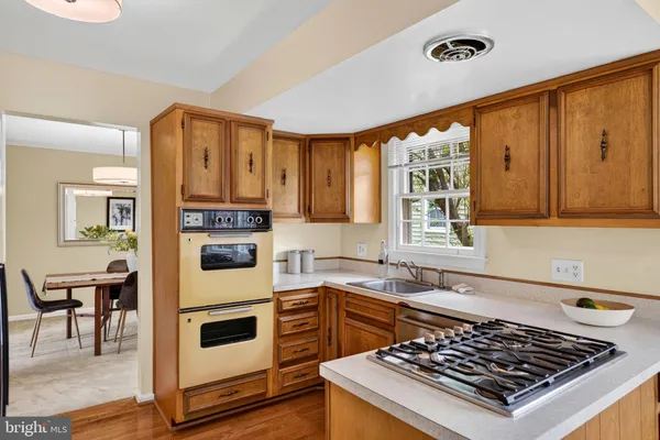 $975,000 | 200 South Adams Street, Arlington, VA 22204