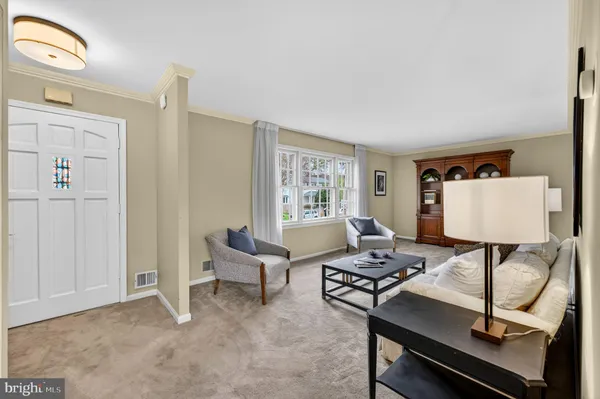 $975,000 | 200 South Adams Street, Arlington, VA 22204