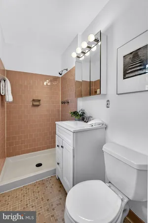 $975,000 | 200 South Adams Street, Arlington, VA 22204