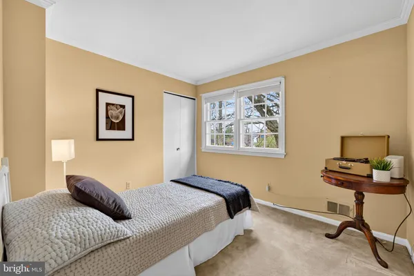 $975,000 | 200 South Adams Street, Arlington, VA 22204