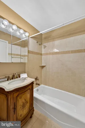 $975,000 | 200 South Adams Street, Arlington, VA 22204