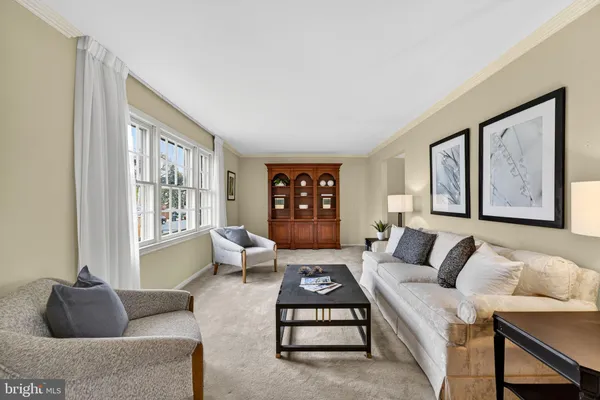 $975,000 | 200 South Adams Street, Arlington, VA 22204