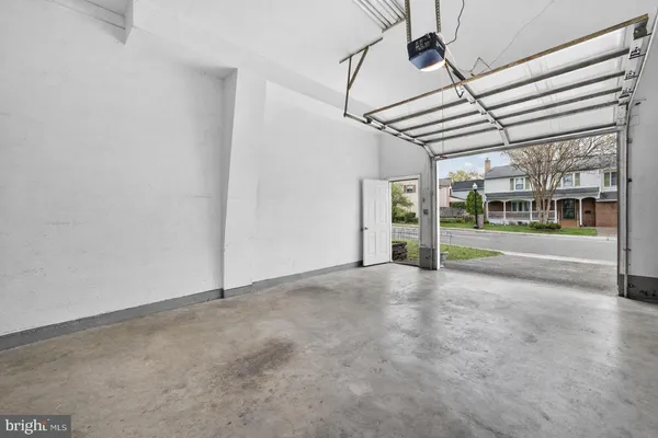 $975,000 | 200 South Adams Street, Arlington, VA 22204