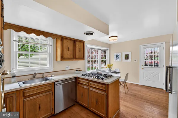 $975,000 | 200 South Adams Street, Arlington, VA 22204