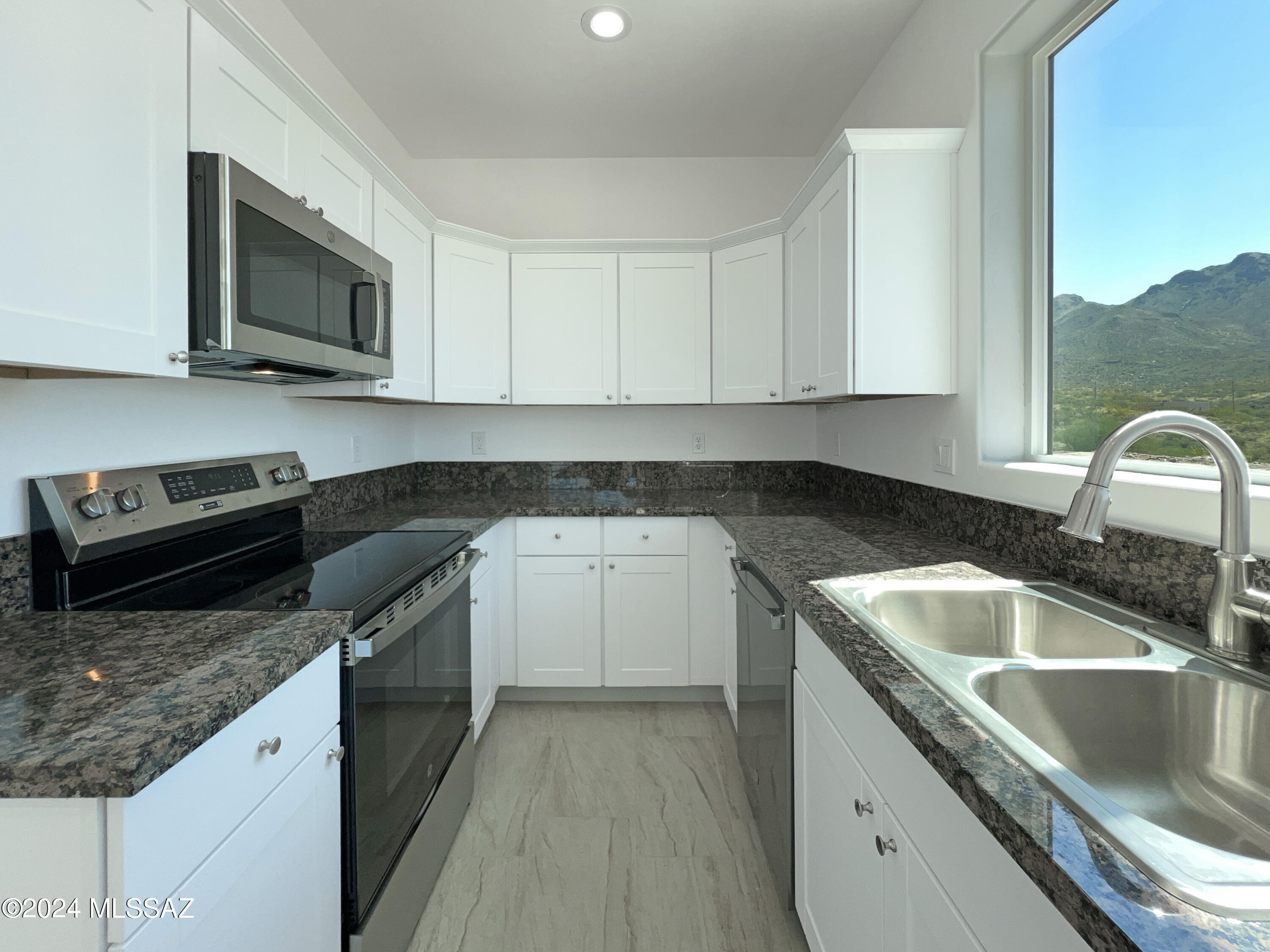 185 Camino Embarcadero Rio Rico, AZ 85648 - Photo 7 of 32