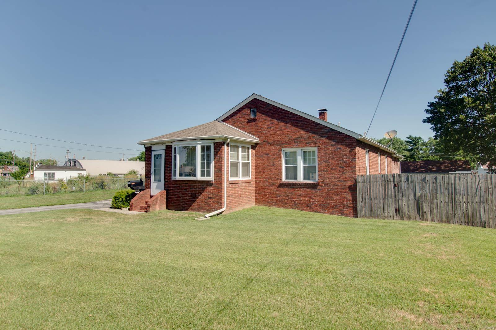 675 East Edwardsville Road Wood River, IL 62095 - Photo 2 of 32 Gallery Image 2
